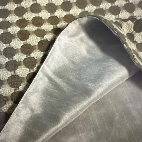 PIER 1 Imports Table Runner Beige Khaki  Jute Tassels 13” x 72” Like-New - Picture 6 of 7